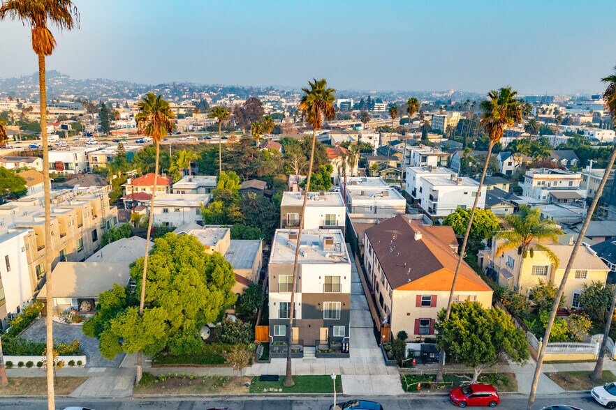 632 Normandie Ave, Los Angeles, CA à vendre - Photo de l’immeuble – Image 2 sur 50
