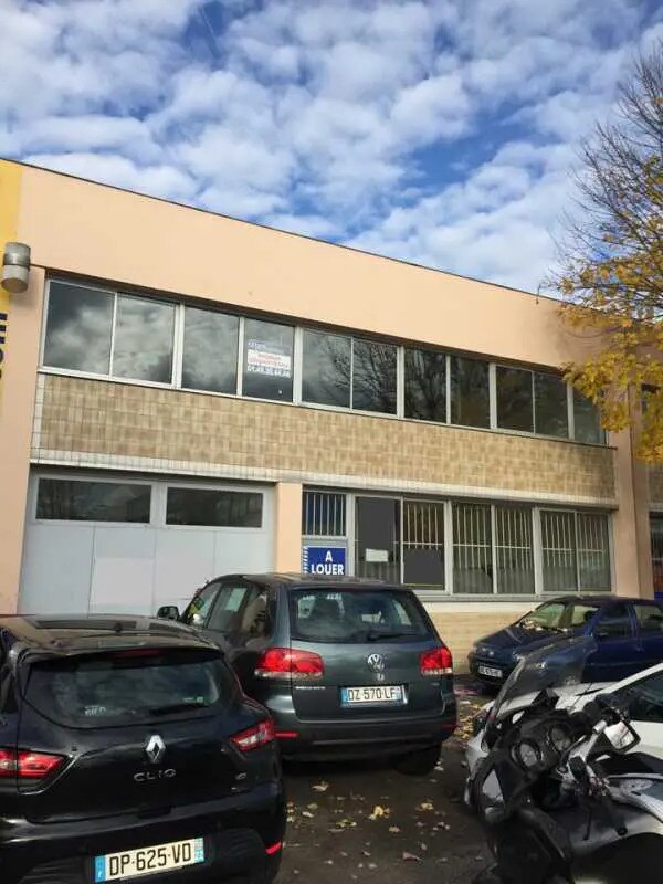 Plus de détails pour Bureau, Local d'activités à louer