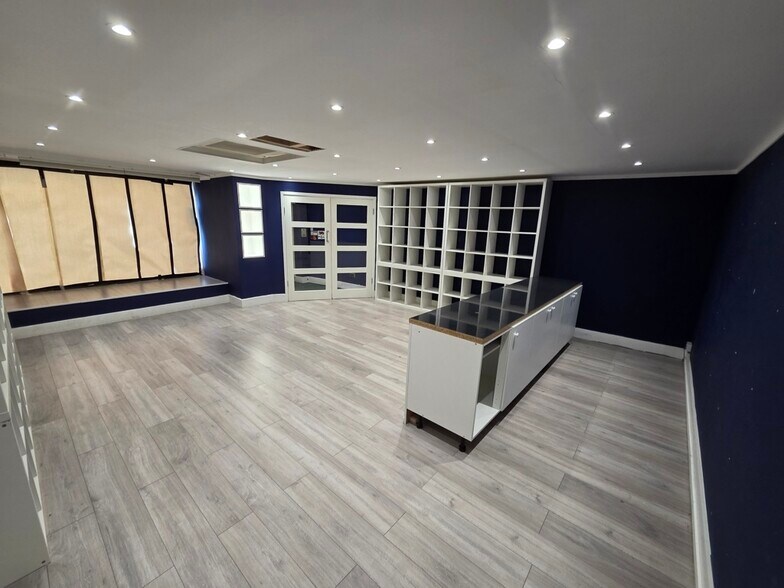 154 Bartholomew St, Newbury à vendre - Photo intérieure – Image 3 sur 7