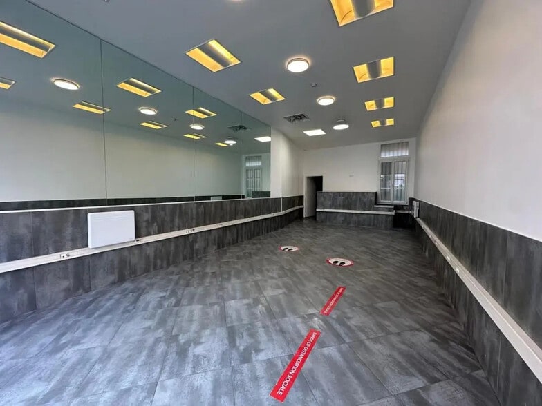 40 Rue Saint-Jacques, Paris à louer - Photo de l’immeuble – Image 1 sur 15