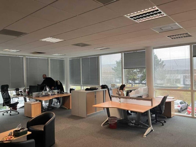 165 Avenue Du Bois De La Pie, Roissy-en-France à louer - Photo de l’immeuble – Image 2 sur 15
