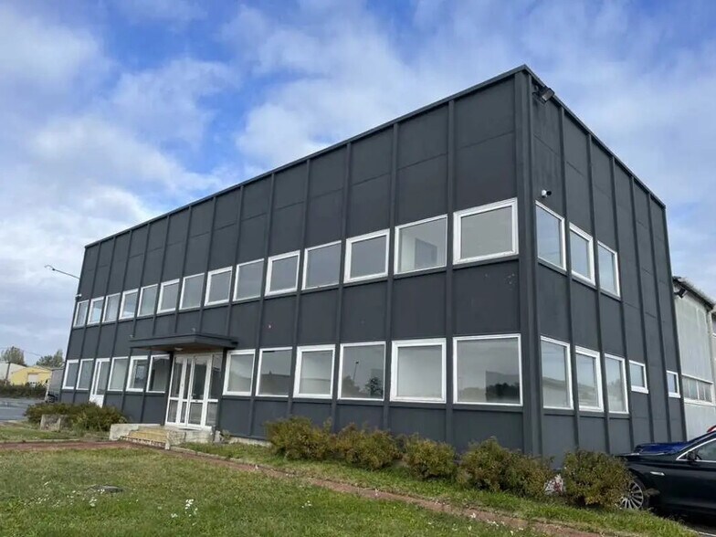 Bureau dans Saran à louer - Photo de l’immeuble – Image 1 sur 16