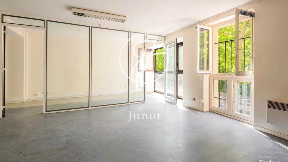 Bureau dans Paris à vendre - Photo de l’immeuble – Image 2 sur 12