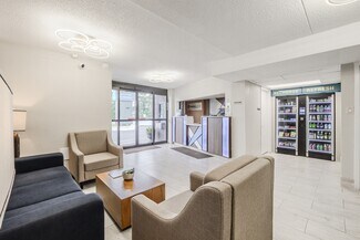 Plus de détails pour 200 S Broad St, Winston-Salem, NC - Hôtellerie à vendre