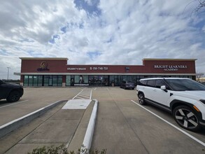 3220 Kirby Dr, Pearland, TX à louer Photo de l’immeuble– Image 2 sur 10