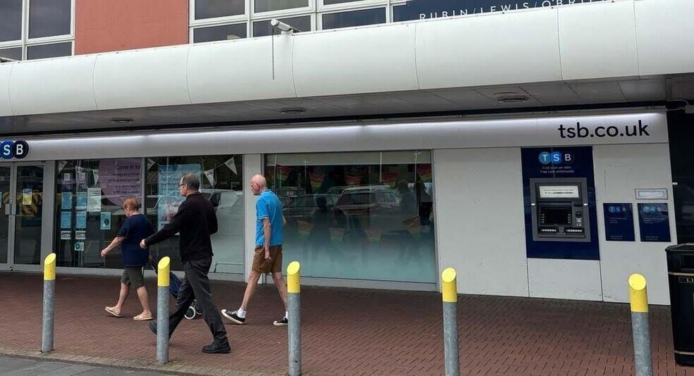 1-8 General Rees Sq, Cwmbran à louer - Photo de l’immeuble – Image 1 sur 13