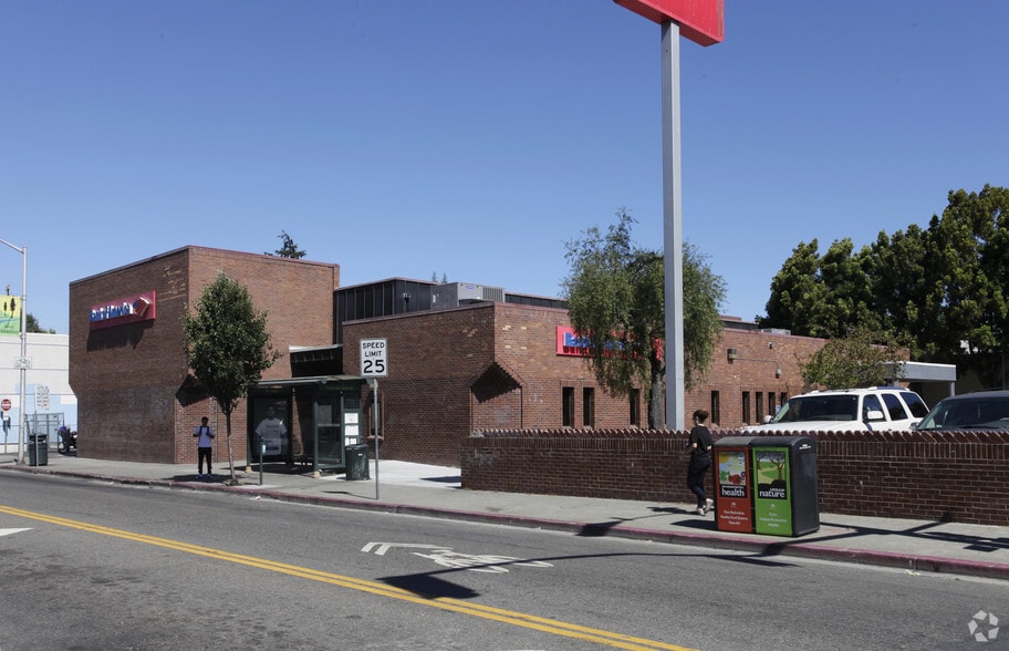 2154 MacArthur Blvd, Oakland, CA à louer - Photo principale – Image 1 sur 4