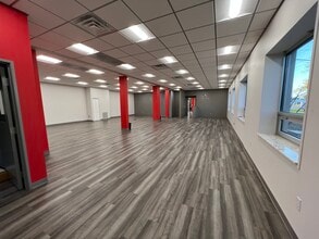 11530 Stephens Rd, Warren, MI à louer Photo intérieure– Image 2 sur 2