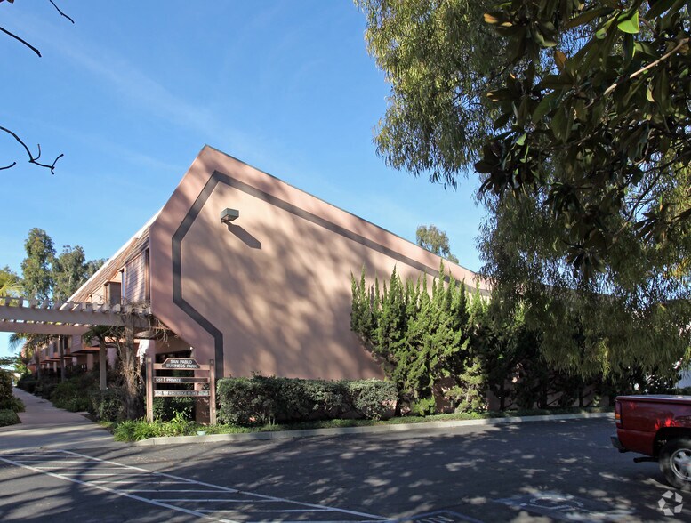 507-517 Calle San Pablo, Camarillo, CA à louer - Photo principale – Image 1 sur 3