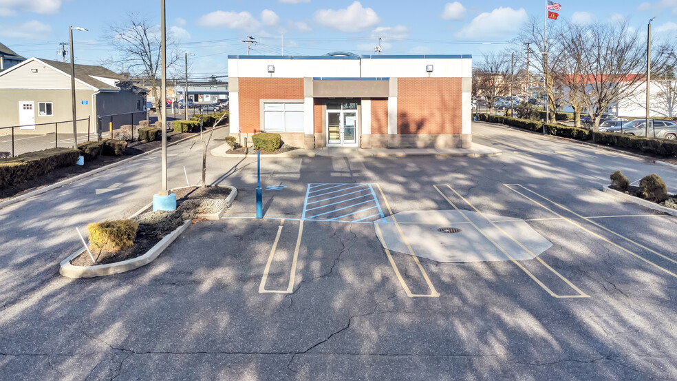 284 N Broadway, Hicksville, NY à louer - Photo de l’immeuble – Image 2 sur 3