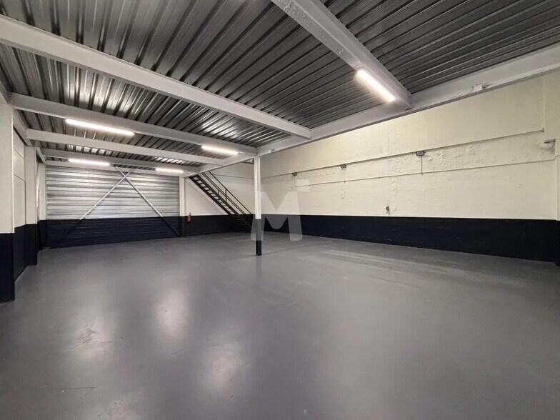 Local d’activités dans Orly à louer - Photo intérieure – Image 2 sur 6