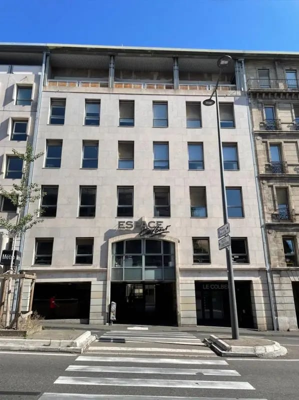 Bureau dans Marseille à louer Photo de l’immeuble– Image 1 sur 18