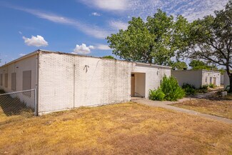Plus de détails pour 901 E 16th Ave, Corsicana, TX - Logement à vendre