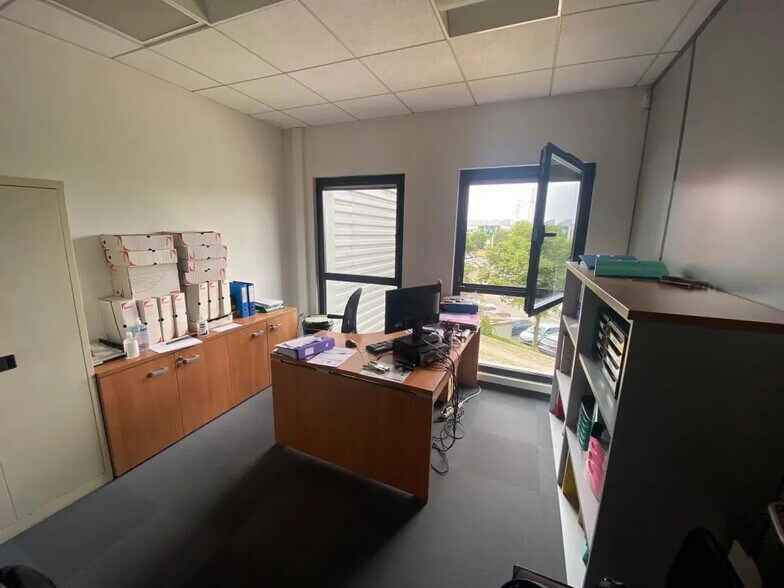 Bureau dans Saint-Étienne à louer - Photo de l’immeuble – Image 2 sur 4