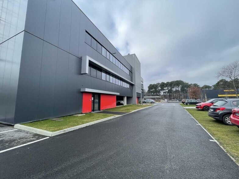Bureau dans Mérignac à louer - Photo de l’immeuble – Image 2 sur 11