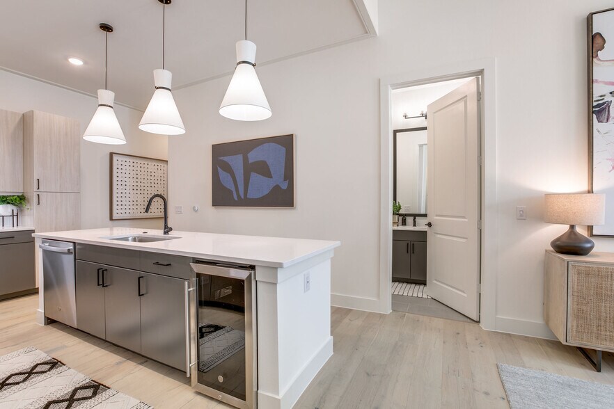 2929 Oak Lawn Ave, Dallas, TX à louer - Photo de l’immeuble – Image 3 sur 21