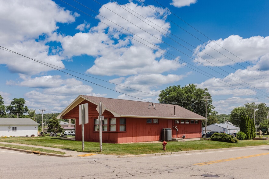 506 Main St, Hollandale, WI à vendre - Photo de l’immeuble – Image 3 sur 28