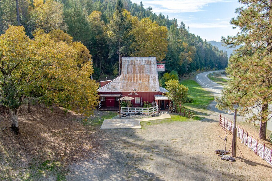 58988 State Highway 299, Douglas City, CA à vendre - Photo de l’immeuble – Image 3 sur 54