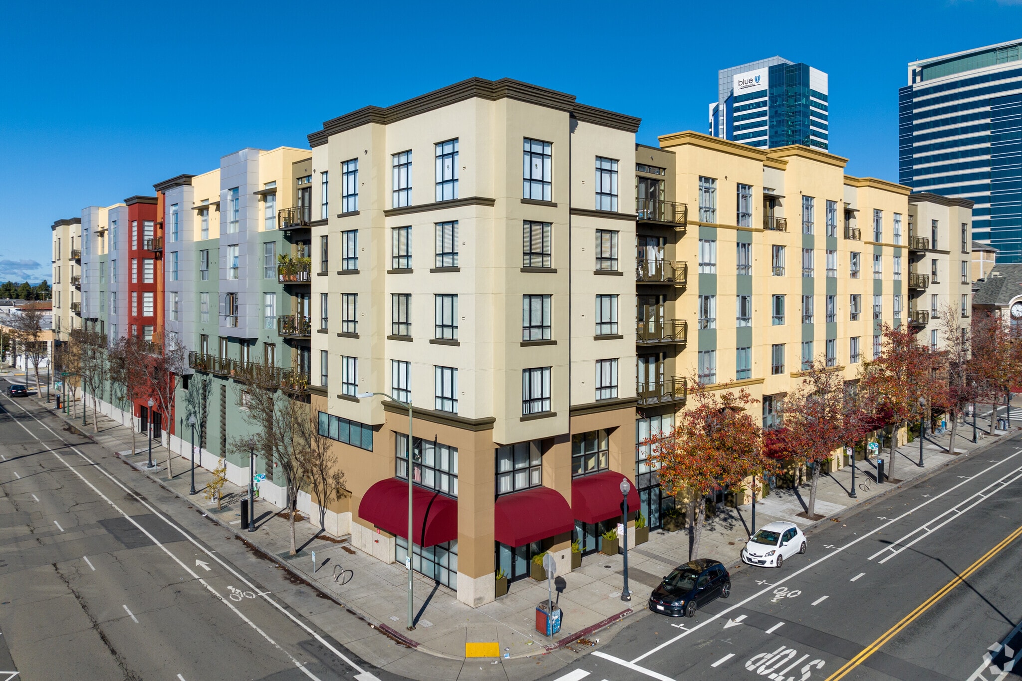 899 Clay St, Oakland, CA à louer Photo principale– Image 1 sur 6