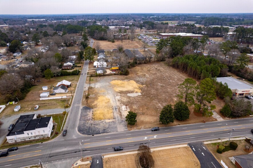 1301 Wayne Memorial Dr, Goldsboro, NC à vendre - Aérien – Image 1 sur 3
