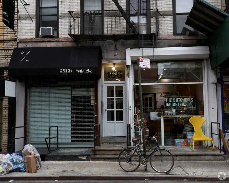 166 Elizabeth St, New York, NY à louer - Photo de l’immeuble – Image 3 sur 4