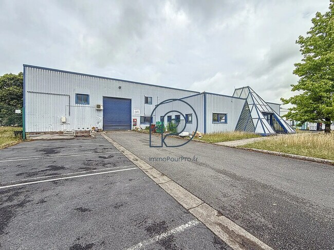 Plus de détails pour Local d’activités à vendre