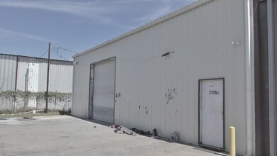 7115 Satsuma Dr, Houston, TX à louer Photo intérieure– Image 1 sur 13