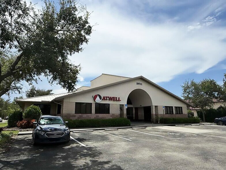 10511 Six Mile Cypress Hwy, Fort Myers, FL à louer - Photo de l’immeuble – Image 2 sur 4