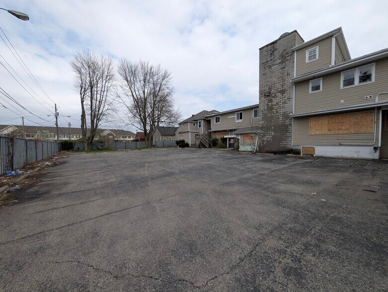 2430-2440 Bowser Ave, Fort Wayne, IN à vendre - Photo de l’immeuble – Image 3 sur 26