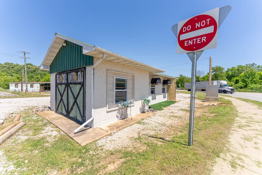 15 Main St, Mammoth Spring, AR à vendre - Photo de l’immeuble – Image 3 sur 23