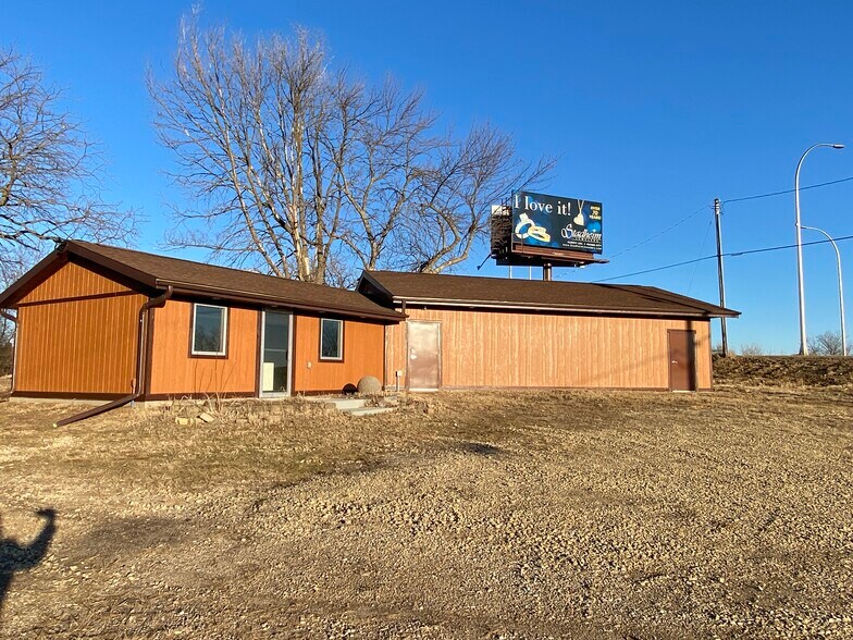 817 Marshall St, Albert Lea, MN à vendre - Photo principale – Image 1 sur 29