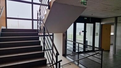 30 Rue Du Traité De Rome, Mions à louer Photo intérieure– Image 2 sur 9