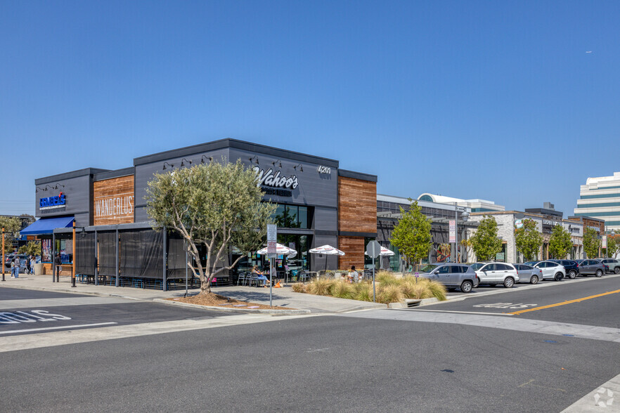 Lakewood Blvd, Long Beach, CA à louer - Photo principale – Image 2 sur 24