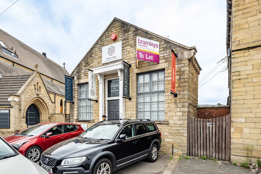19 Old Leeds Road, Huddersfield à louer - Photo de l’immeuble – Image 3 sur 3