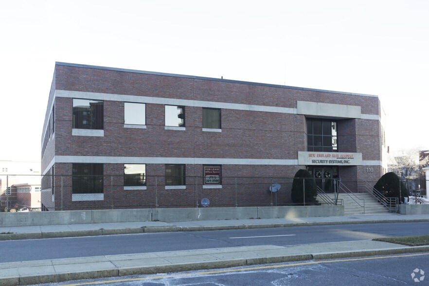 110 Florence St, Malden, MA à louer - Photo de l’immeuble – Image 1 sur 16