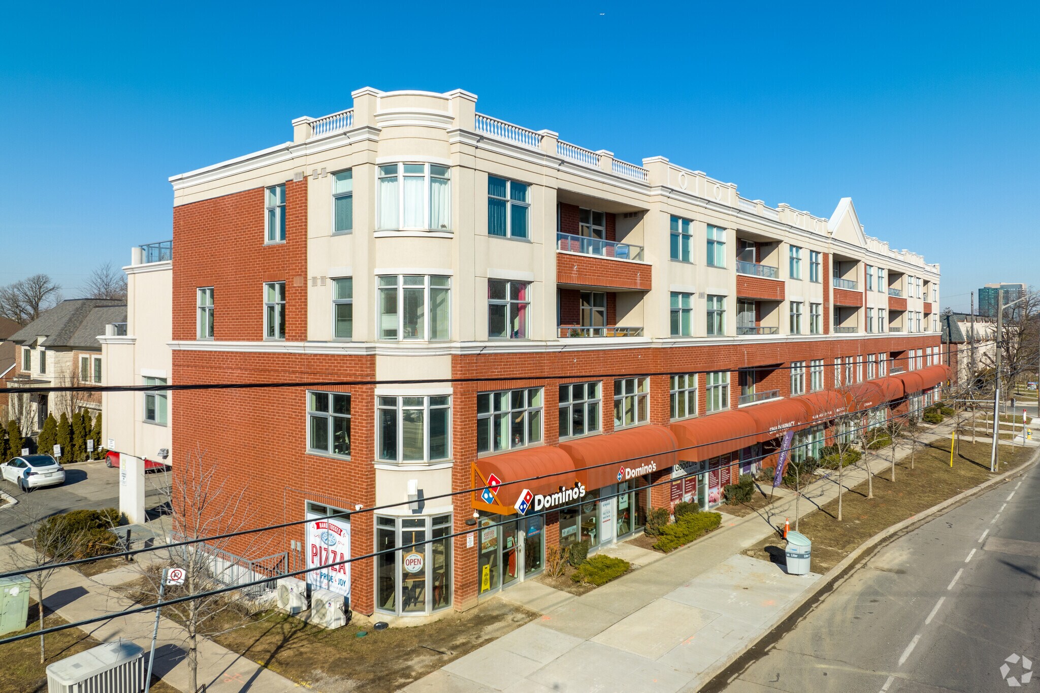 222 Finch Ave W, Toronto, ON à vendre Photo principale– Image 1 sur 11
