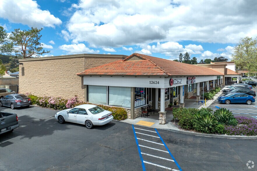Poway Crossings portefeuille de 4 biens à vendre sur LoopNet.fr - Photo principale – Image 1 sur 9