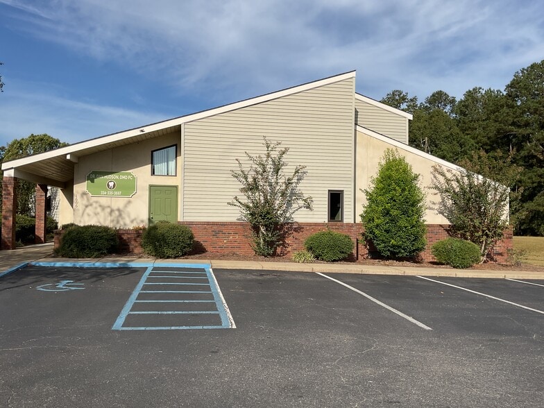 1666 S Forest Ave, Luverne, AL à vendre - Photo principale – Image 1 sur 39