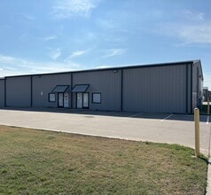 1919 Golden Heights Rd, Fort Worth, TX à louer Photo de l’immeuble– Image 2 sur 8