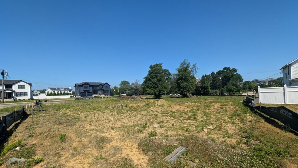 2 & 4 Foggia Wy, Oceanport, NJ à vendre - Photo de l’immeuble – Image 2 sur 6