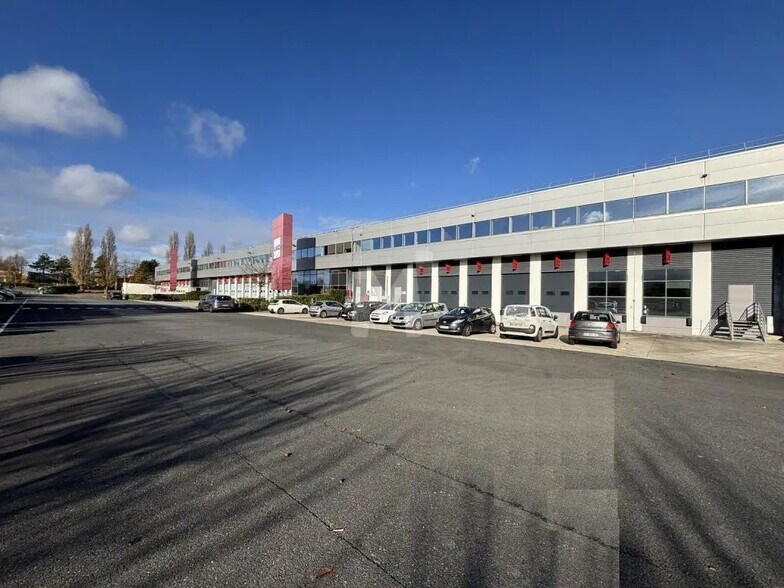 Industriel/Logistique dans Les Ulis à louer - Photo de l’immeuble – Image 3 sur 12