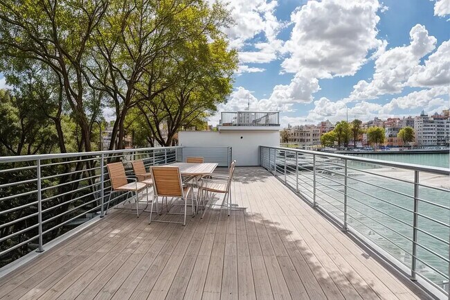 Plus de détails pour 14 Quai Du Quatre Septembre, Boulogne-Billancourt - Bureau à louer