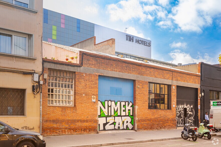 Industriel/Logistique dans Barcelone, Barcelona à louer - Photo de l’immeuble – Image 2 sur 10