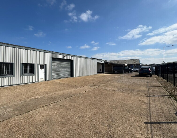 4 Station Rd, Whittlesey à vendre - Photo de l’immeuble – Image 3 sur 9