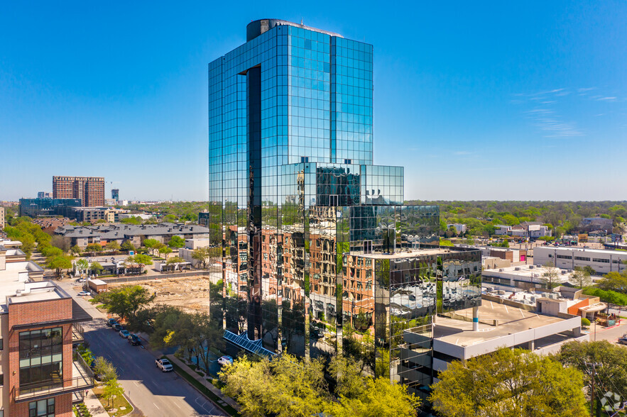 4514 Cole Ave, Dallas, TX à louer - Photo de l’immeuble – Image 1 sur 4