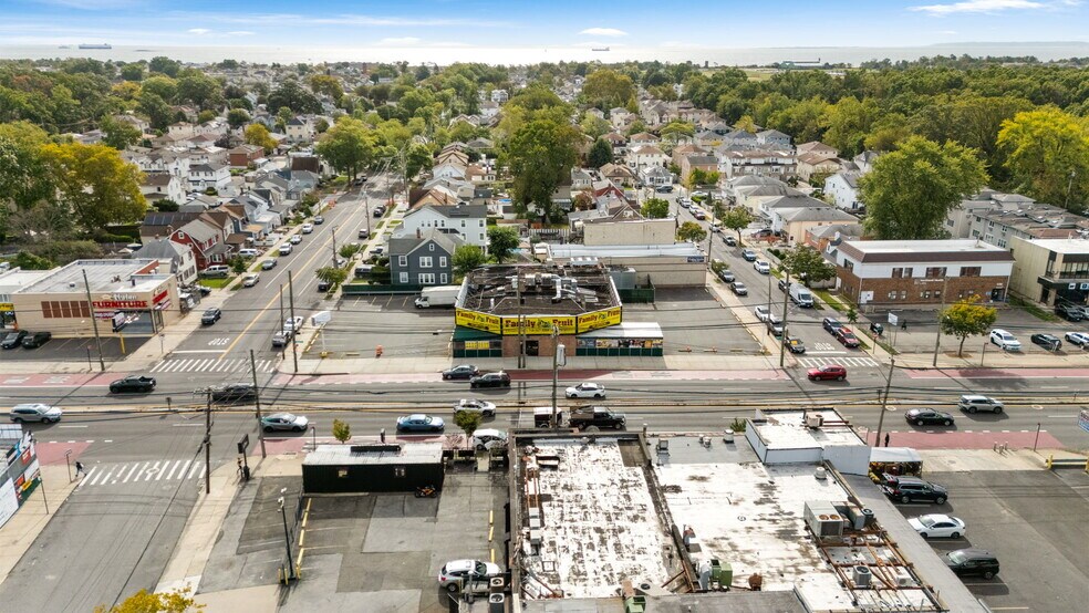 2270 Hylan Blvd, Staten Island, NY à vendre - Photo de l’immeuble – Image 3 sur 13