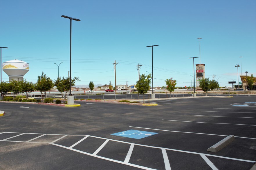 2200 Joe Battle Blvd, El Paso, TX à louer - Photo de l’immeuble – Image 3 sur 8