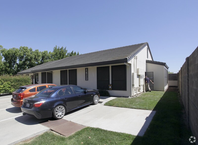 4623 Quail Lakes Dr, Stockton, CA à louer - Photo de l’immeuble – Image 2 sur 9