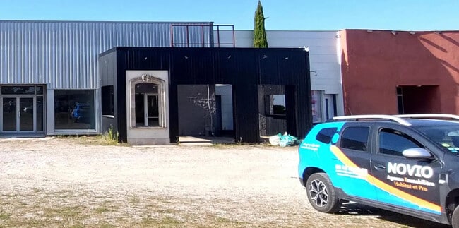 Plus de détails pour Local commercial à louer