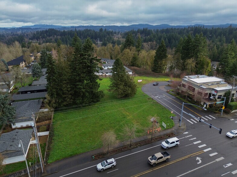 2507 Beavercreek Rd, Oregon City, OR à vendre - Photo principale – Image 1 sur 2